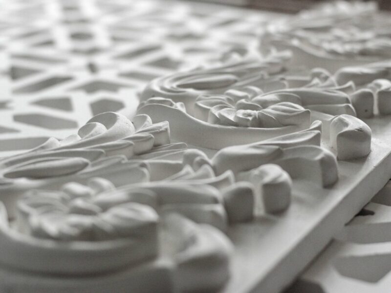 Из чего сегодня делают лепнину и какой материал выбрать для интерьера